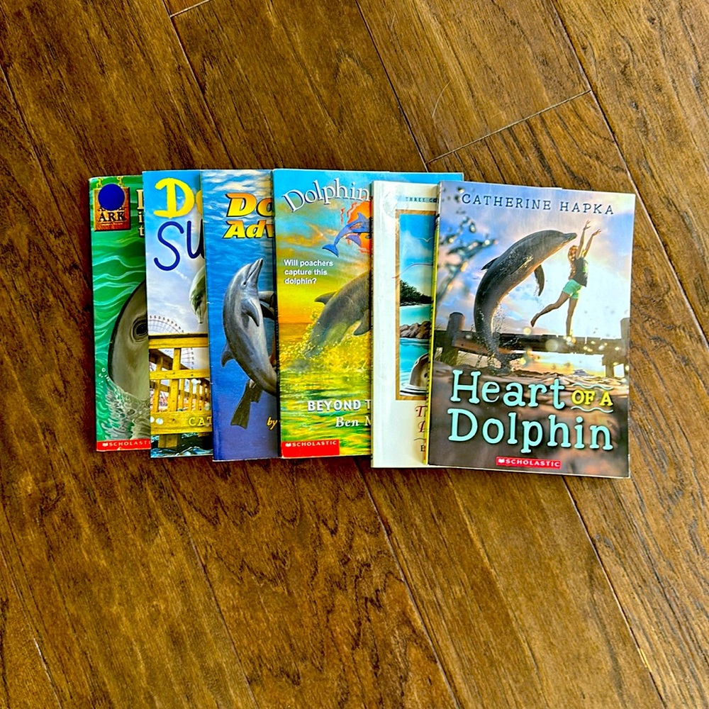 🌞Summer sale! 50% off! Bundle of 6 Dolphin Themed Chapter Books🌞